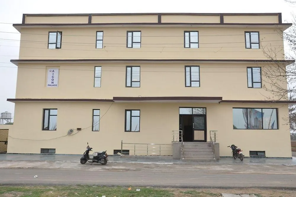 Oyo 24878 Hotel Aicon Palace Agra  2*, Agra (Uttar Pradesh)