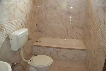 Oyo 24878 Hotel Aicon Palace Agra  2*, Agra (Uttar Pradesh)